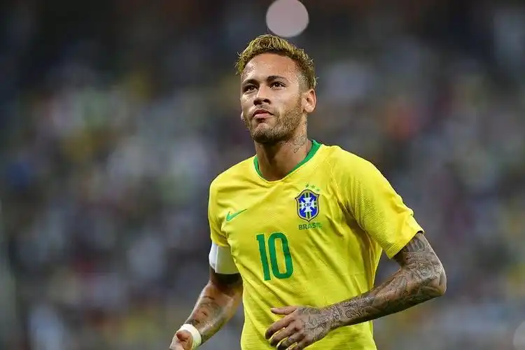 這名年輕的 這名年輕的