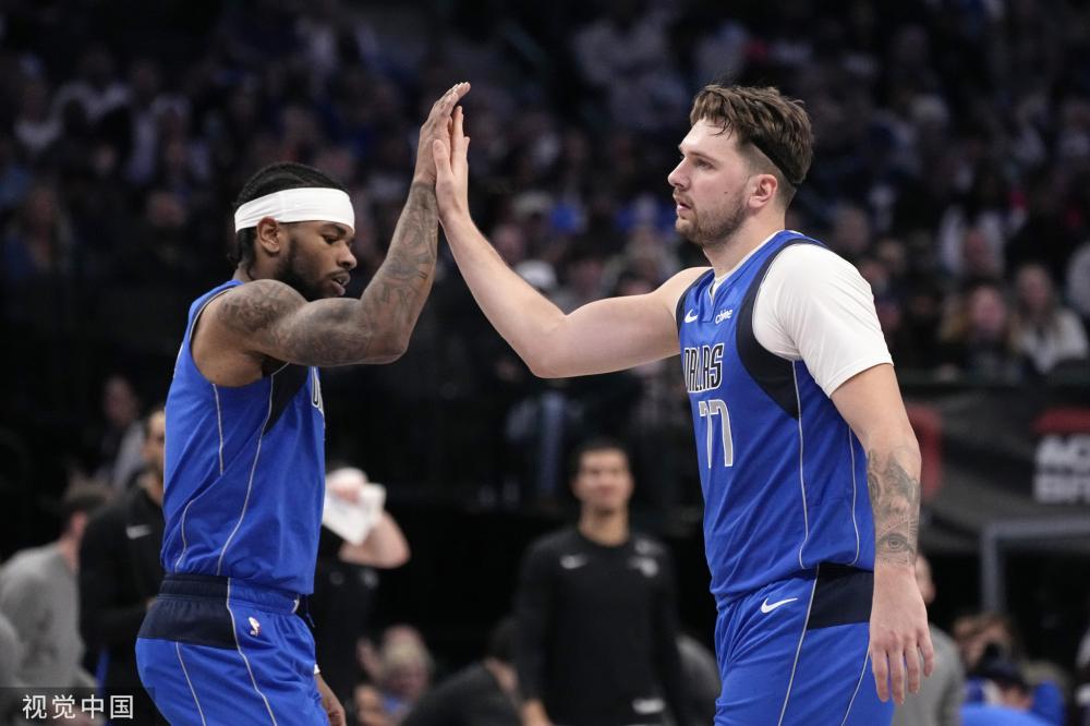 同時他逐漸 同時他逐漸